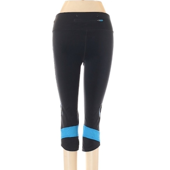 Under Armour Active Capri Leggings - Picture 2 of 4